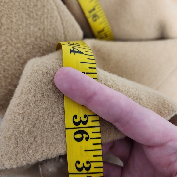 1960s Vintage Jackie Stuart Junior Fur Collar Tan Belted Wool Trench Coat - Picture 15 of 15